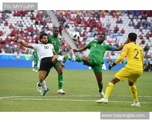 巴西与巴拉圭上半场精彩对决分析与战术解析